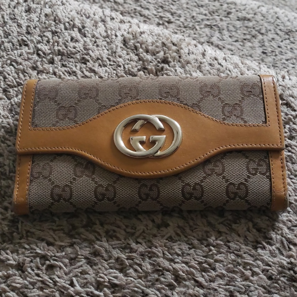Gucci sukey  wallet